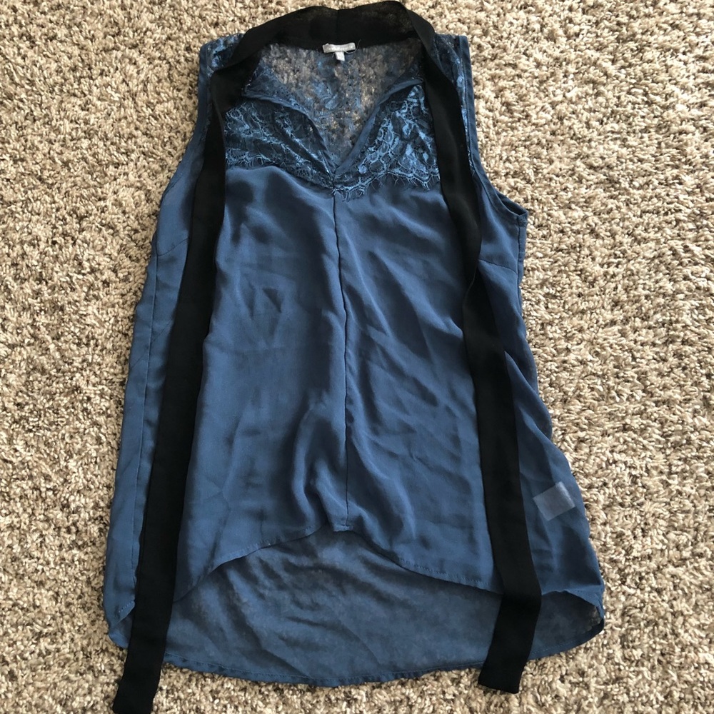 Sleeveless blouse